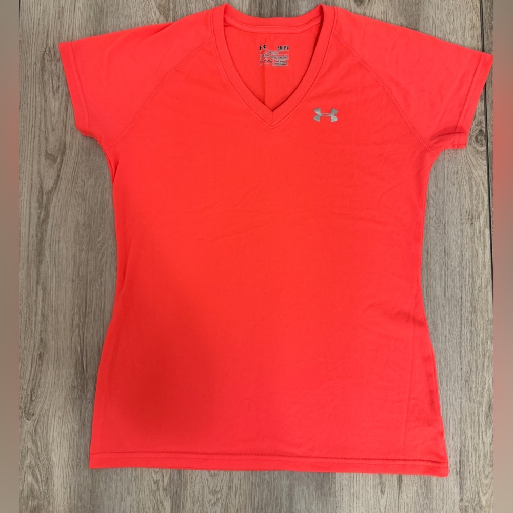 Under Armour women’s small bright pinkish orange short sleeve top